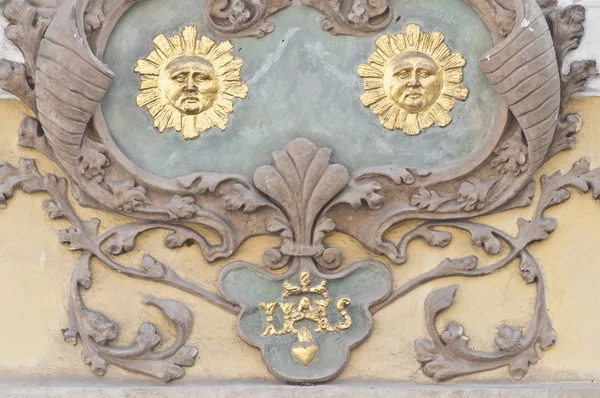 Дом двух солнц в Праге — стоковое фото