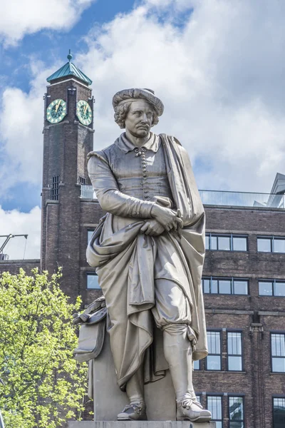 Estátua de Rembrandt em Amsterdam, Países Baixos — Fotografia de Stock