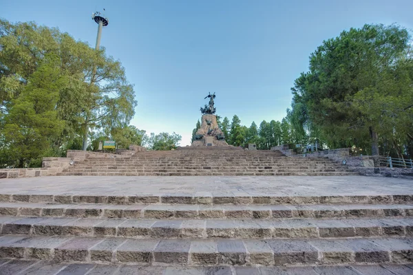 Cerro de la gloria pomnik w mendoza, Argentyna. — Zdjęcie stockowe