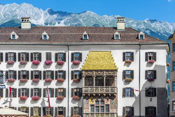 Das goldene dach in innsbruck, österreich. — Stockfoto