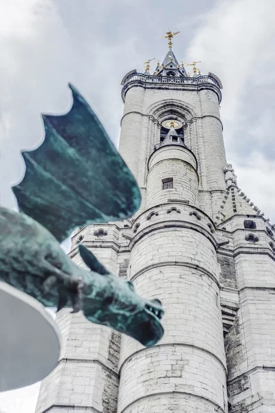 Het Belfort (Frans: beffroi) van Doornik, België — Stockfoto