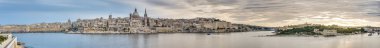 Valletta sahilinde skyline görünümü, malta