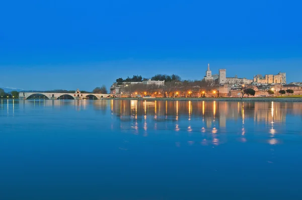Avignon od břehu řeky Rhôny, Francie — Stock fotografie
