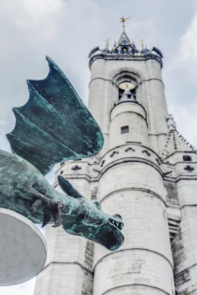Zvonice (francouzsky: beffroi) z tournai, Belgie — Stock fotografie