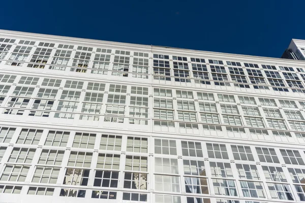 Ventanas de madera en Ávila, Galicia, España . — Foto de Stock