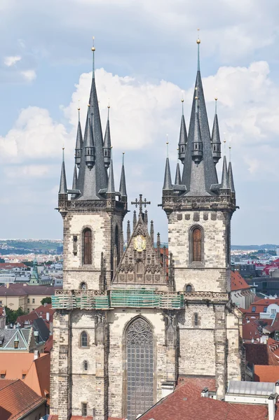 Nuestra Señora Ante la Iglesia de Tyn — Foto de Stock