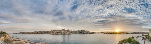 Valletta nábřeží panorama pohled, malta — Stock fotografie