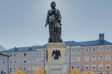 Mozart heykel Mozart Meydanı (Mozartplatz) Salzburg, Avusturya