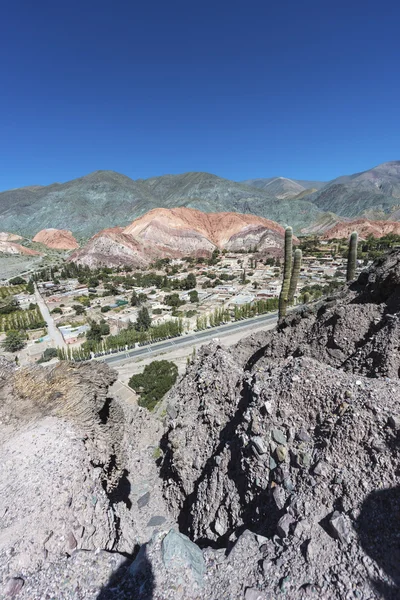 Kullen av sju färger i jujuy, argentina. — Stockfoto