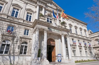 Cityhall bina girişinde Avignon, Fransa