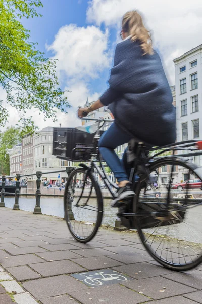 オランダのアムステルダムでの自転車は. — ストック写真