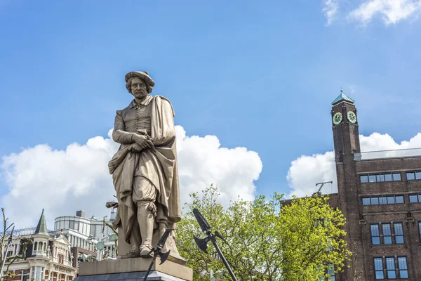 Rembrandt standbeeld in Amsterdam, Nederland — Stockfoto