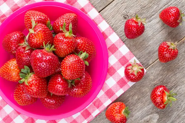 Sweet fresh strawberries — Stock Photo, Image