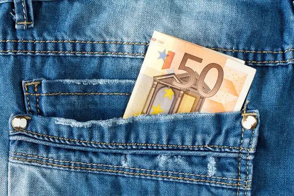 Cinquanta euro in tasca dei jeans — Foto Stock