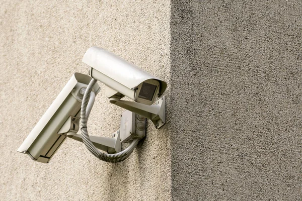 Duas Câmaras Vigilância Parede Betão Cinzento Sistema Segurança Cctv — Fotografia de Stock