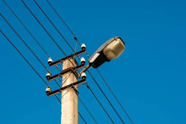 Concrete Pillar Lot Wires Street Lamp — Fotografia de Stock