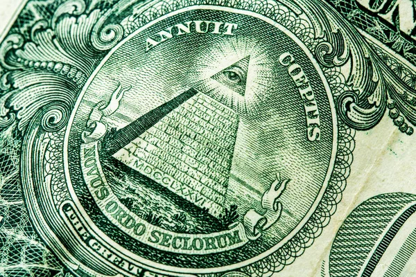 <strong>El ojo en la pirámide siempre ha traído teorías sobre sociedades secretas en EE.UU. Imagen: DepositFotos</strong>   