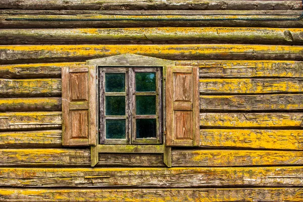 Ancienne Maison Bois Rond Fenêtre Avec Volets Ouverts — Photo