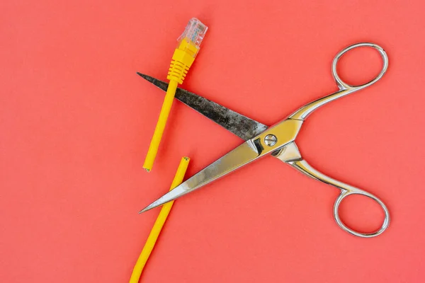 Yellow Internet Cord Cut Scissors Concept Internet Communication Connection — Stock Photo, Image