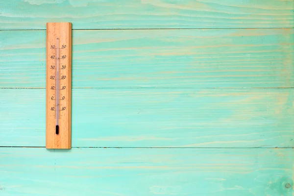 Thermometer  showing high temperature — Stock Photo, Image