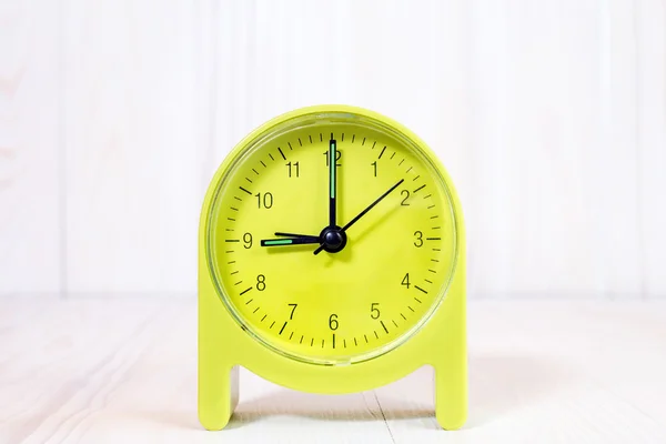 Clock on the wood background — Stock Photo, Image