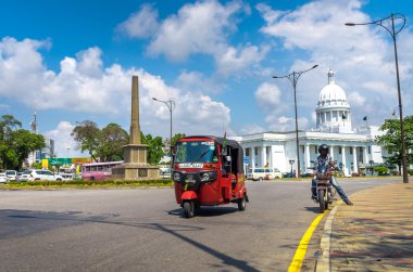 Colombo, Sri Lanka 27 Şubat 2015: Tuk Tuk bir şehir içinde Colombo, Sri Lanka 27 Şubat, 2015 tarihinde sokak