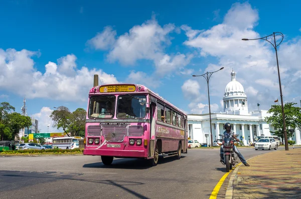 Colombo, Sri Lanka február 27 2015: Tuk Tuk street, Colombo, Srí Lanka 27 február, 2015-re a város — Stock Fotó