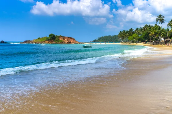 Mirissa praia tropical no Sri Lanka — Fotografia de Stock