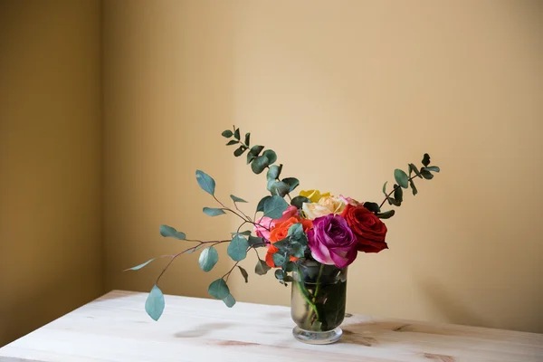 Ramo de rosas de colores —  Fotos de Stock