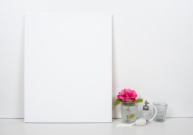 Boş boş tuval üzerine beyaz bir arka plan ev iç dekor