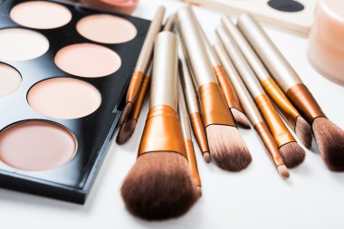 Profesyonel makyaj fırçaları ve araçları, makyaj ürünleri seti