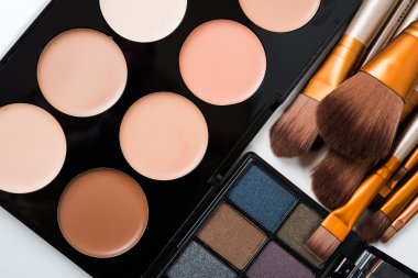 Profesyonel makyaj fırçaları ve araçları, makyaj ürünleri seti