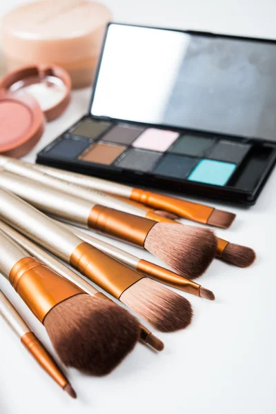 Professional makeup brushes and tools, make-up products set — Stock Photo, Image