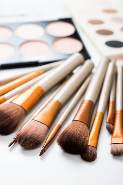 Professional makeup brushes and tools, make-up products set — Stock Photo, Image