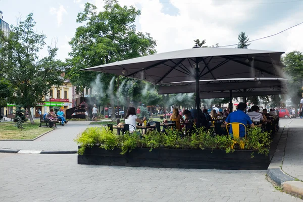 Iwano-frankiwsk, Ukraine. die Straßen und die Architektur der Stadt — Stockfoto