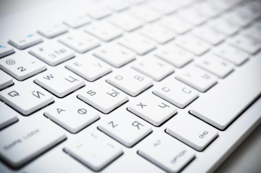 Beyaz tuşlar ile yeni bilgisayar klavye