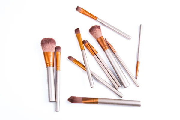 Set de pinceaux de maquillage, outils professionnels de beauté isolés — Photo