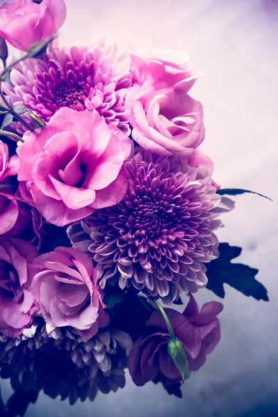 Bouquet of pink flowers closeup, eustoma and chrysanthemum — Stock Photo, Image