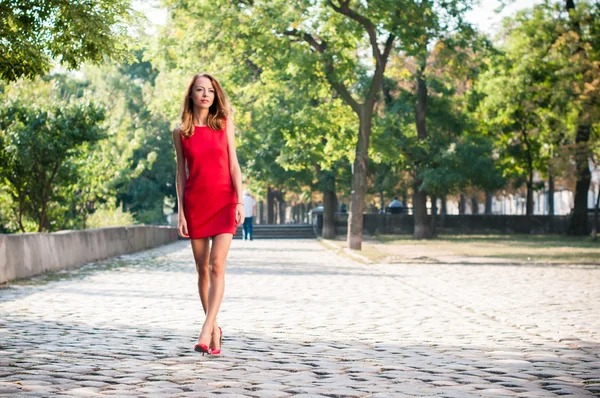 Young slim woman — Stock Photo, Image