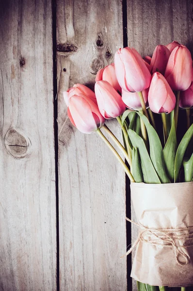 Frische rosa Tulpen im Frühling — Stockfoto