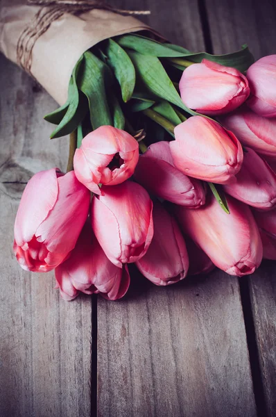 Frische rosa Tulpen im Frühling — Stockfoto