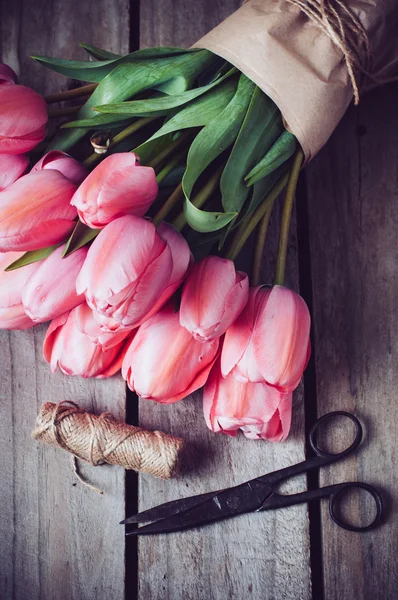 Tulipas-de-rosa primavera fresca — Fotografia de Stock
