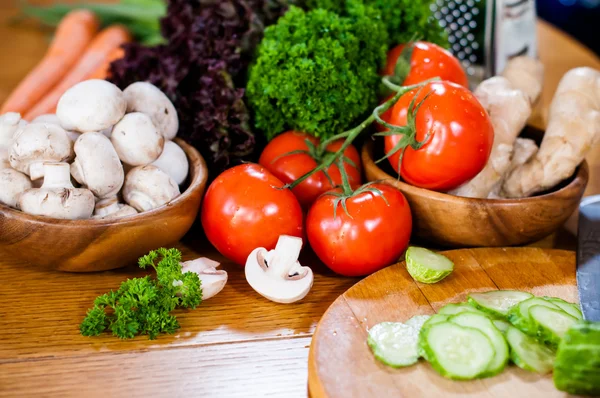 Fresh spring vegetables — Stock Photo, Image