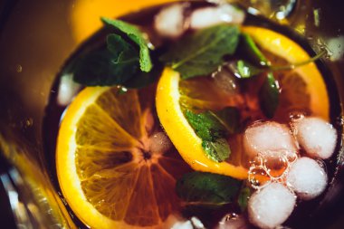 Sangria kırmızı şarapla