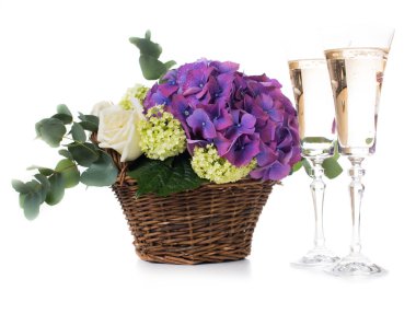 Bir buket taze çiçek.