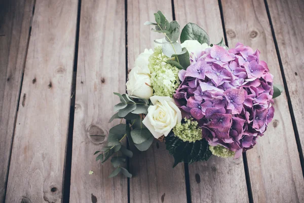 Velká kytice čerstvých květin — Stock fotografie