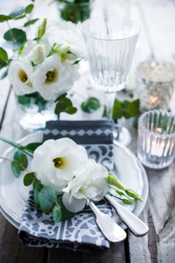 yaz düğün masa dekorasyonu