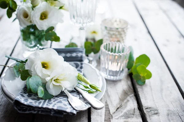 Zomer bruiloft tafeldecoratie — Stockfoto