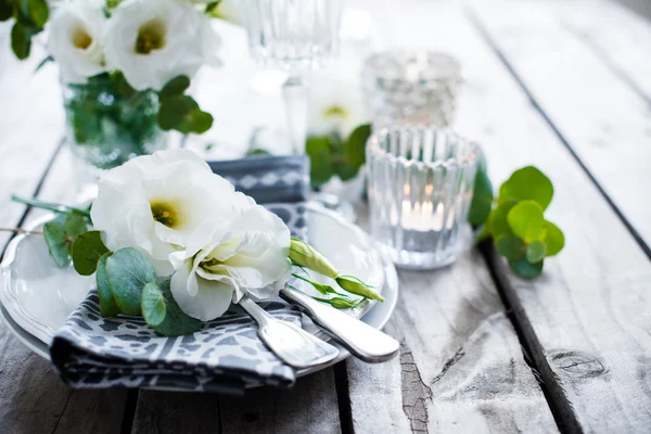 Letnie wesele dekoracja stołu — Zdjęcie stockowe