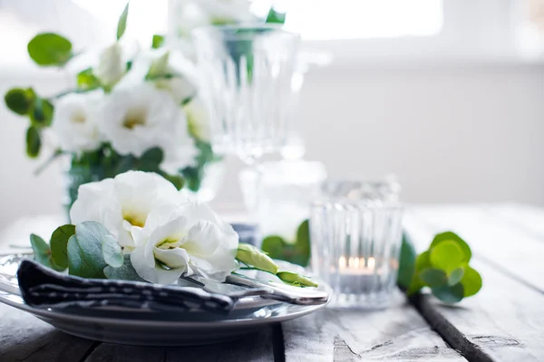 Zomer bruiloft tafeldecoratie — Stockfoto